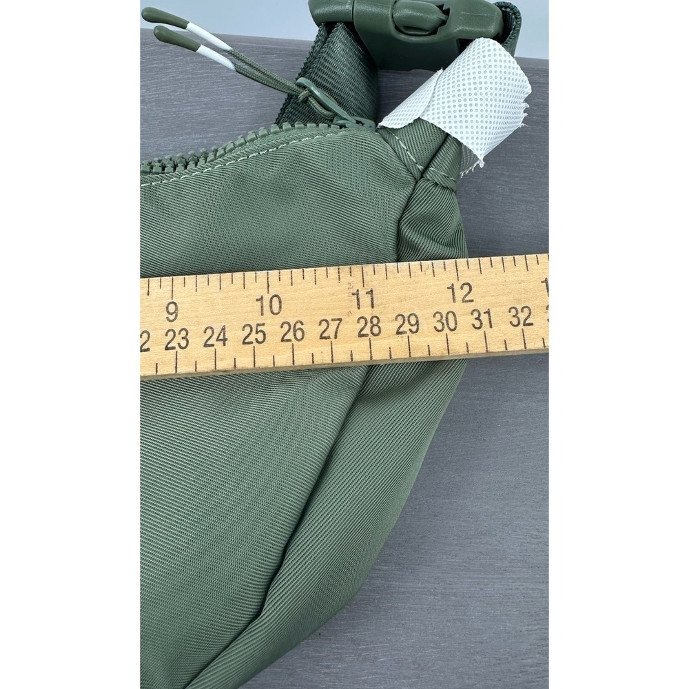 Fabletics The Sling Bag Adjustable Utility Green Zipper New 12X7 - Picture 14 of 15